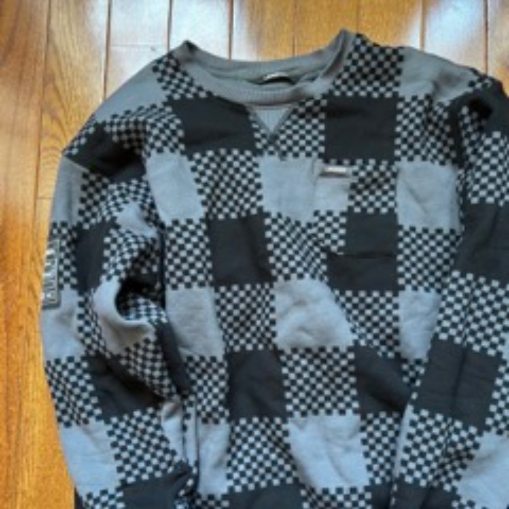 Legends sweater